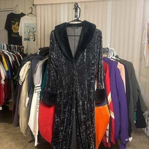 Vintage Borella Black Crushed Velvet Coat with Fur Trim